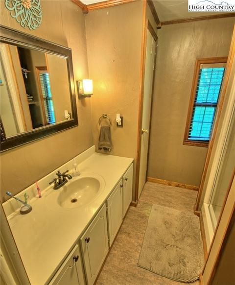 160 Phoenix Dr, Lansing, NC 28643 photo 18
