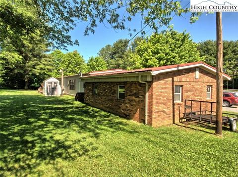 160 Phoenix Dr, Lansing, NC 28643 photo 3