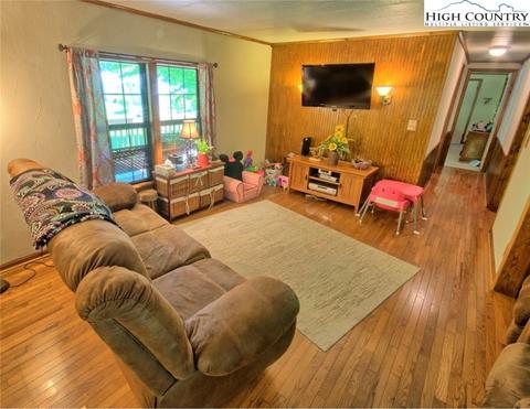 160 Phoenix Dr, Lansing, NC 28643 photo 14