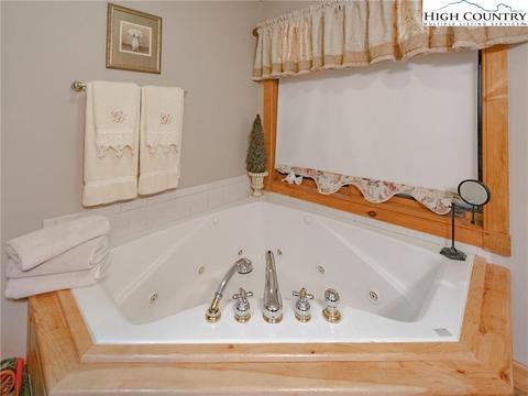 435 Stoney Fork Rd, Deep Gap, NC 28618 photo 23
