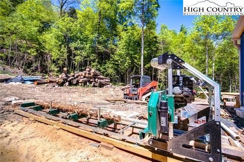 223 Vl Moretz Rd, Deep Gap, NC 28618 photo 7