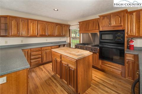 385 Kellwood Dr, Boone, NC 28607 photo 4