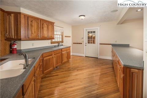 385 Kellwood Dr, Boone, NC 28607 photo 5