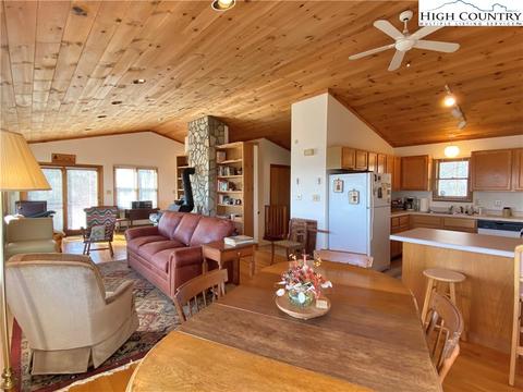 985 Locust Gap Rd, Vilas, NC 28692 photo 16