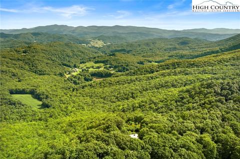 985 Locust Gap Rd, Vilas, NC 28692 photo 4