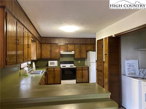 286 Barrett Rd, Ennice, NC 28623 photo 6