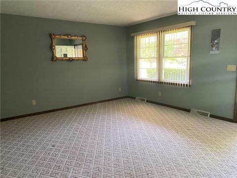 286 Barrett Rd, Ennice, NC 28623 photo 11