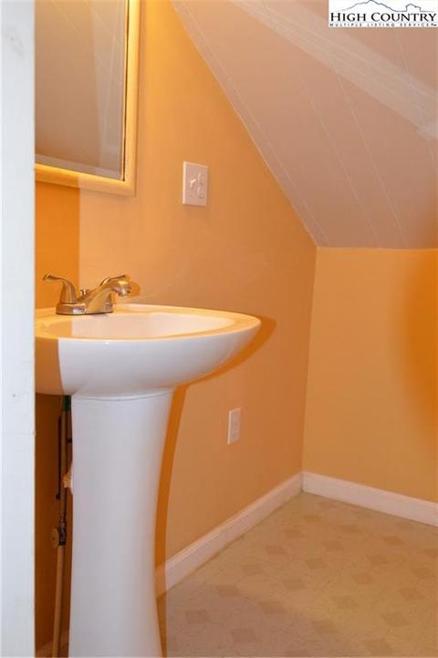237 Duncan St, Sparta, NC 28675 photo 26