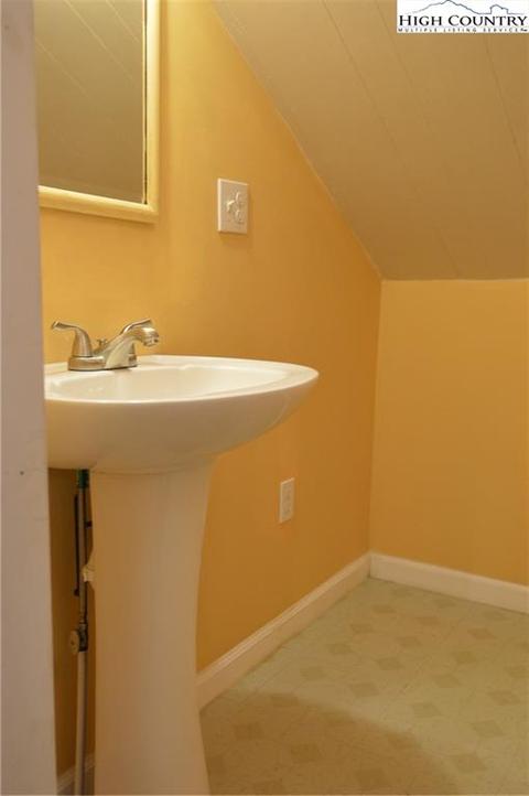 237 Duncan St, Sparta, NC 28675 photo 29