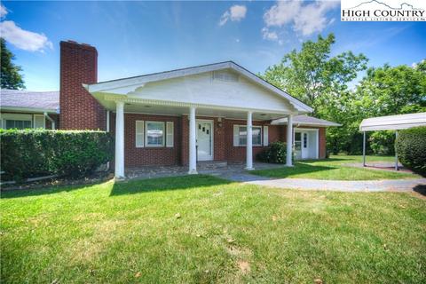 207 Gentry St, Jefferson, NC 28640