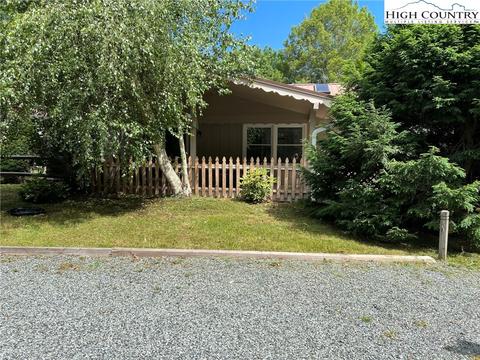 55 Meadow Loop, Newland, NC 28657 photo 4