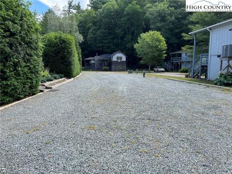 55 Meadow Loop, Newland, NC 28657 photo 2