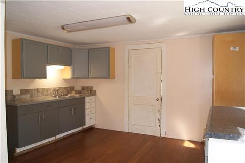 128 Maple St, Sparta, NC 28675 photo 10