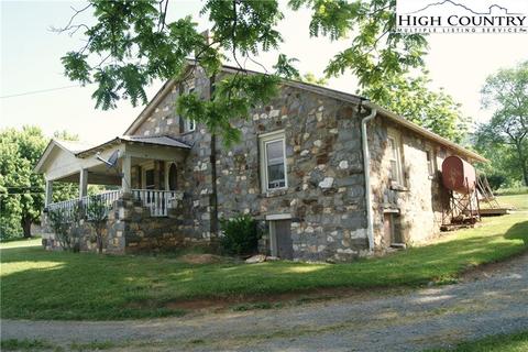 128 Maple St, Sparta, NC 28675 photo 3