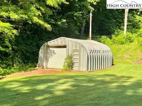 191 Welch Rd, Lansing, NC 28643 photo 4