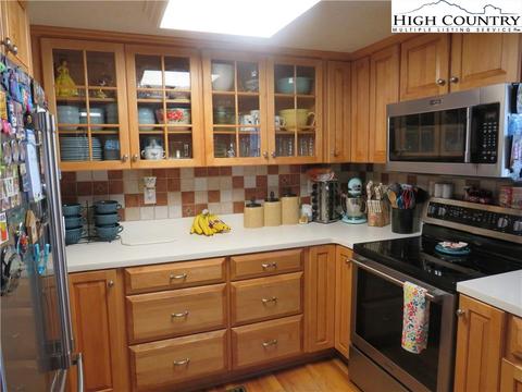 102 Edmonds Rd, Ennice, NC 28623 photo 5