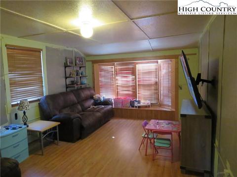 102 Edmonds Rd, Ennice, NC 28623 photo 23