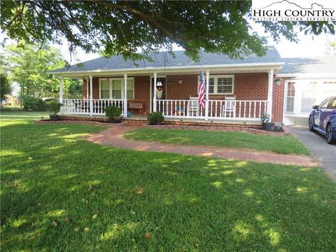 102 Edmonds Rd, Ennice, NC 28623 photo 1