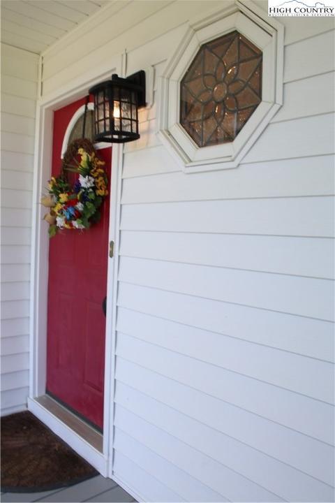206 Overlook Dr, Crumpler, NC 28617 photo 3