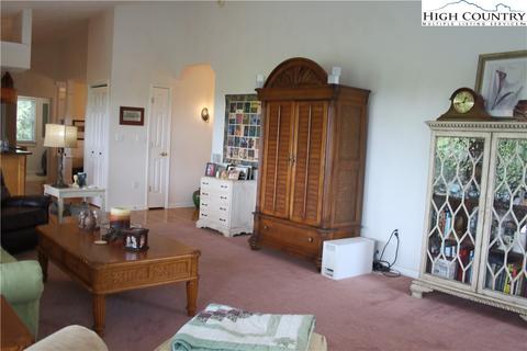 206 Overlook Dr, Crumpler, NC 28617 photo 6