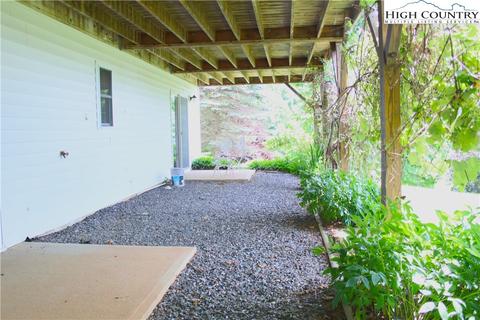 206 Overlook Dr, Crumpler, NC 28617 photo 24
