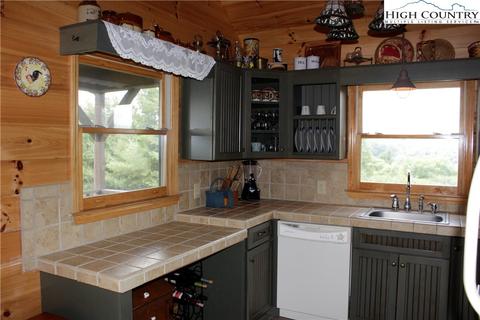 950 Green Meadows Dr, Todd, NC 28684 photo 4