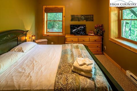 279 Streamside Ln, Seven Devils, NC 28604 photo 38