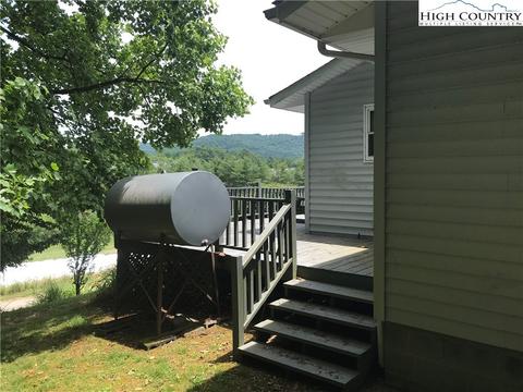 118 Hemlock Dr, Deep Gap, NC 28618 photo 2
