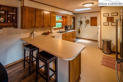 1456 Skyland Dr, Seven Devils, NC 28604 photo 16