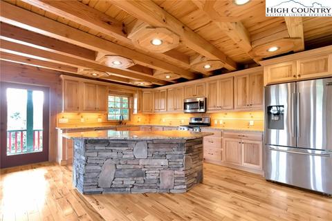 200 Nit Noi Row, Boone, NC 28607 photo 9