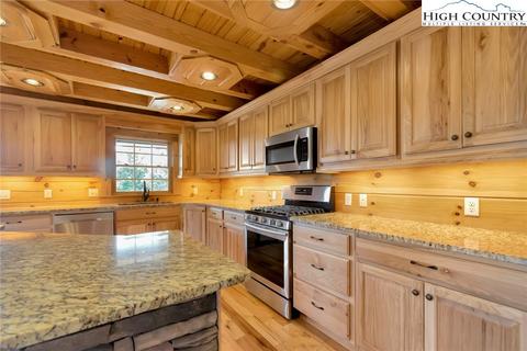 200 Nit Noi Row, Boone, NC 28607 photo 11