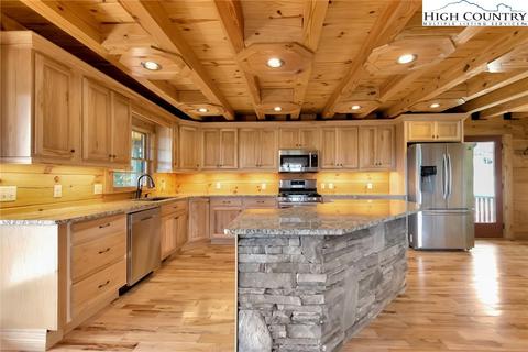 200 Nit Noi Row, Boone, NC 28607 photo 10