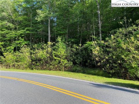 1413 Pine Ridge Rd, Beech Mountain, NC 28604 photo 1