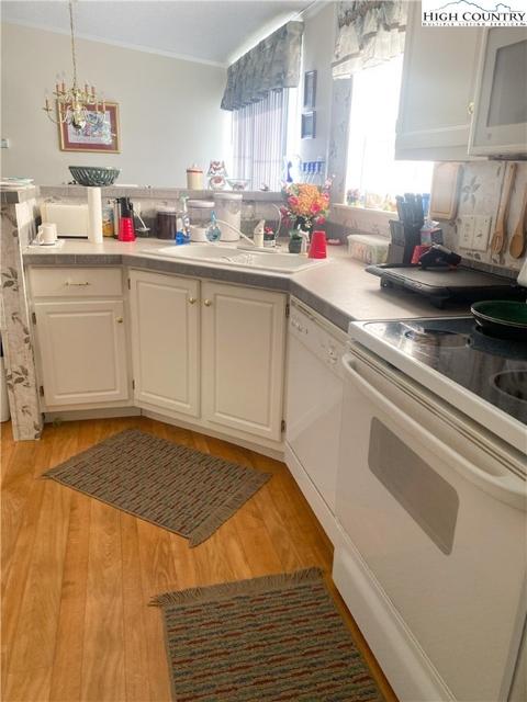 898 White Pine Dr, Ennice, NC 28623 photo 8
