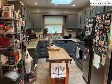 388 Hemlock Loop, Newland, NC 28657 photo 23
