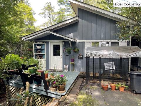 388 Hemlock Loop, Newland, NC 28657 photo 3
