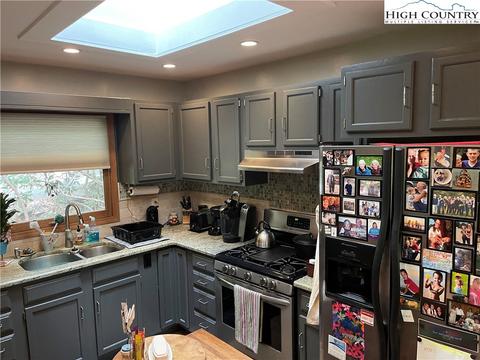 388 Hemlock Loop, Newland, NC 28657 photo 24