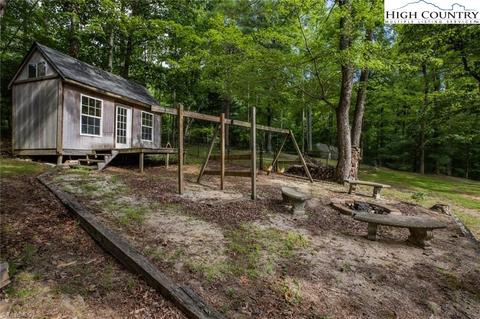 151 Spring Valley Ln, Purlear, NC 28665 photo 10