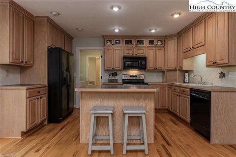 151 Spring Valley Ln, Purlear, NC 28665 photo 19