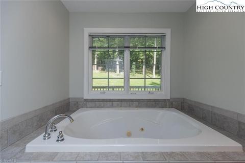 151 Spring Valley Ln, Purlear, NC 28665 photo 29