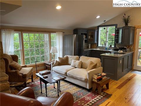 432 Hemlock Loop, Newland, NC 28657 photo 9