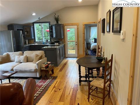 432 Hemlock Loop, Newland, NC 28657 photo 5