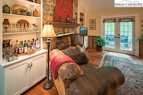 908 Pine Ridge Rd, Beech Mountain, NC 28604 photo 9
