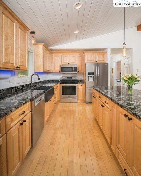 123 Slopes Ct, Boone, NC 28607 photo 5