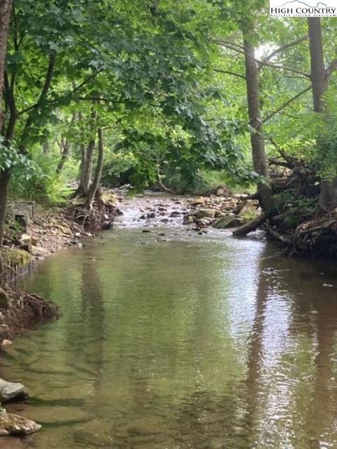 215 Hodges Rd, Deep Gap, NC 28618 photo 2
