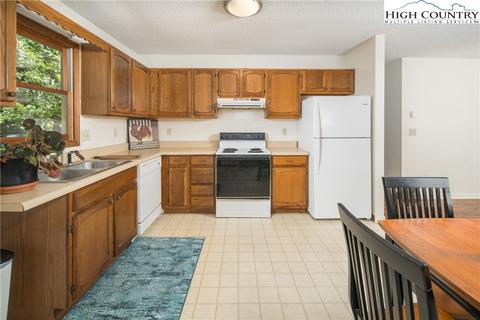 127 Foxwood Ests, Boone, NC 28607 photo 5