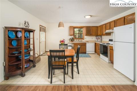 127 Foxwood Ests, Boone, NC 28607 photo 3