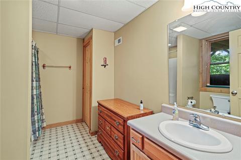 189 Hawks Lake Dr, Seven Devils, NC 28604 photo 42