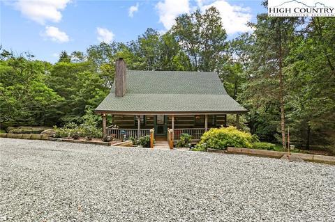 189 Hawks Lake Dr, Seven Devils, NC 28604 photo 2