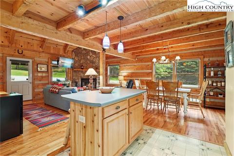 189 Hawks Lake Dr, Seven Devils, NC 28604 photo 13